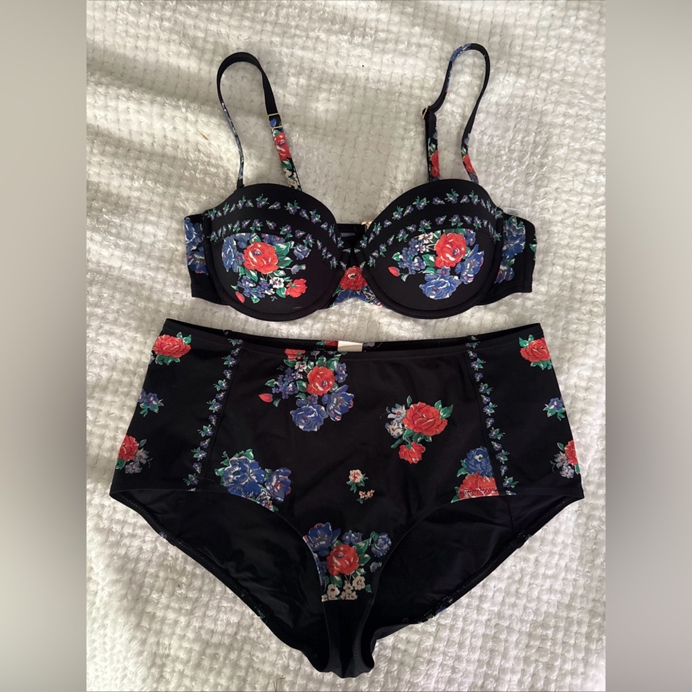 Tory Burch Tea Rose Bikini Set - Size medium